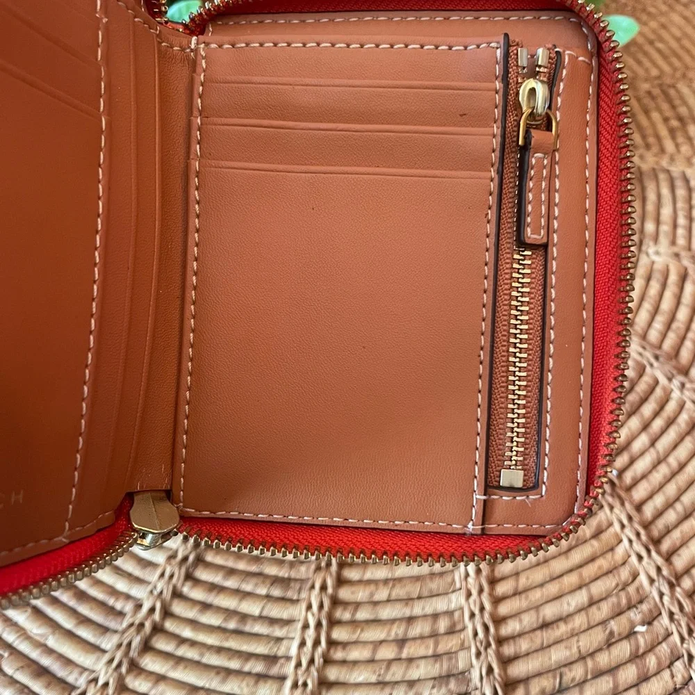 Like New Tory Burch Leather Small Zip Wallet in Orange & Tan